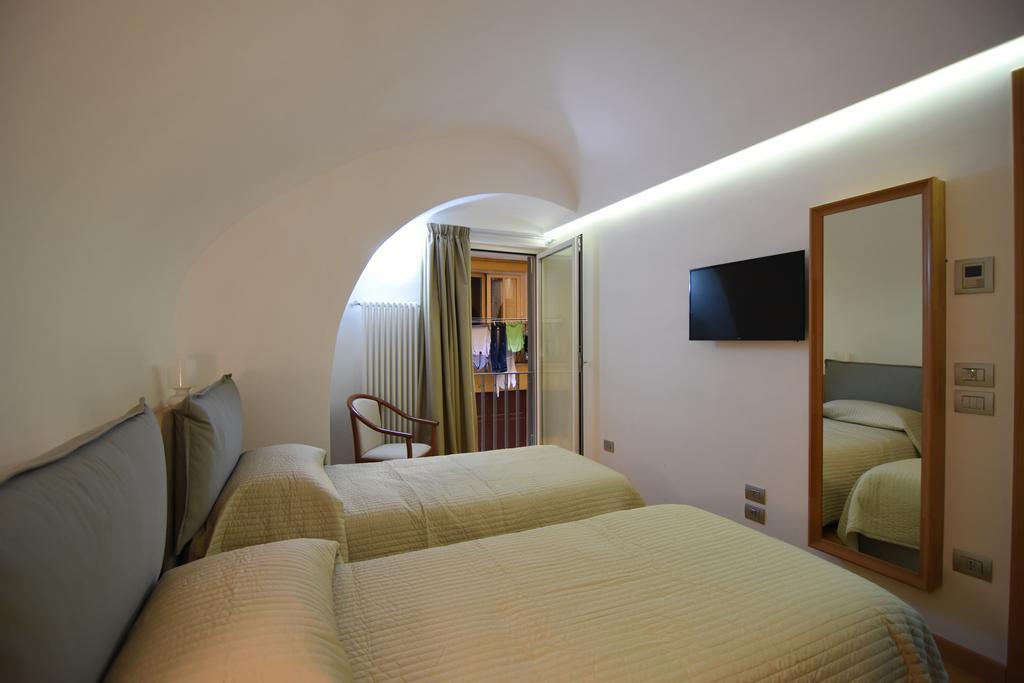 La Strada Parlata Hotel Naples Exterior photo